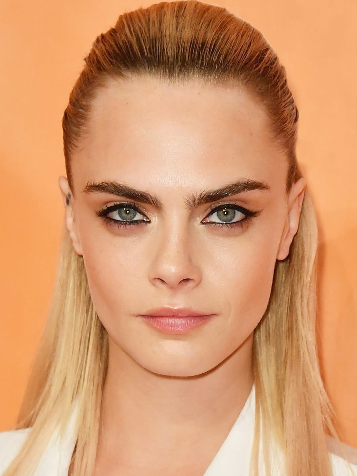 Cara Delevingne front portrait