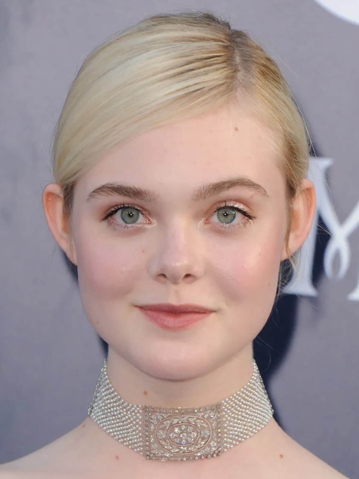 Elle Fanning front portrait