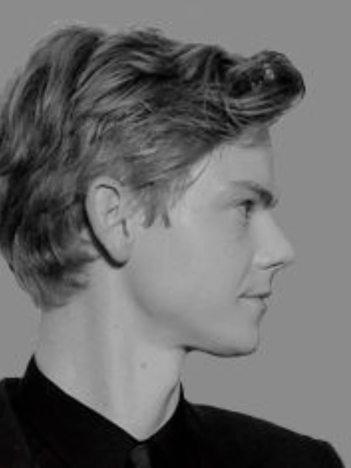 Thomas Brodie-Sangster side portrait