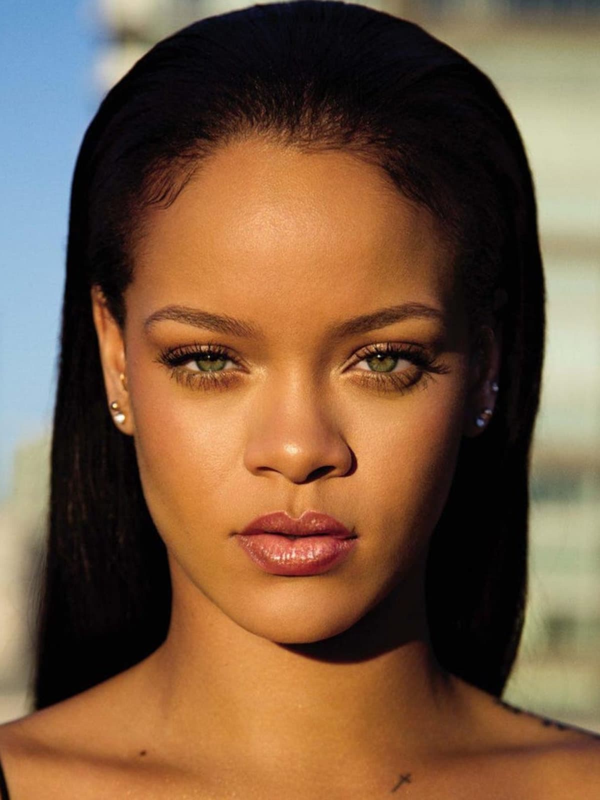 Rihanna front portrait