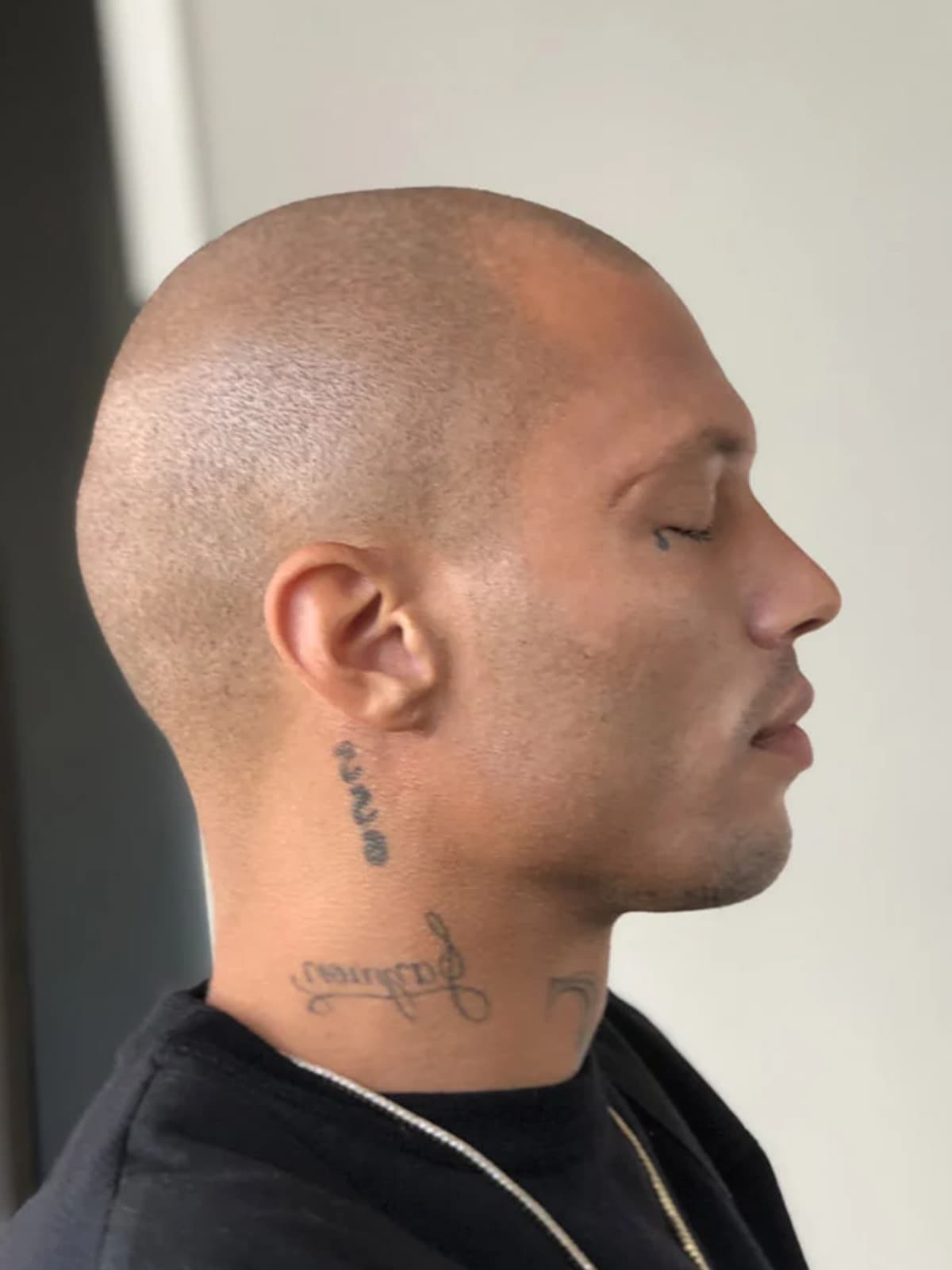 Jeremy Meeks side portrait