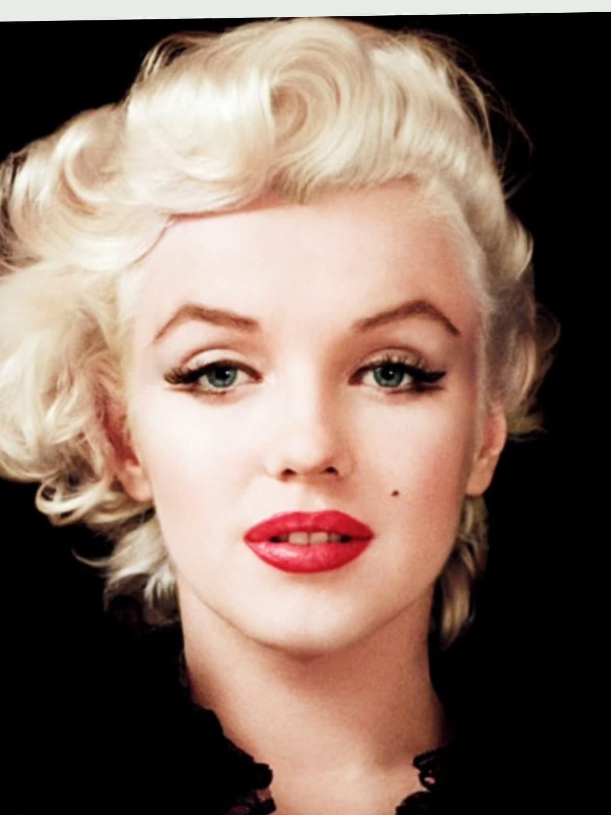 Marilyn Monroe front portrait