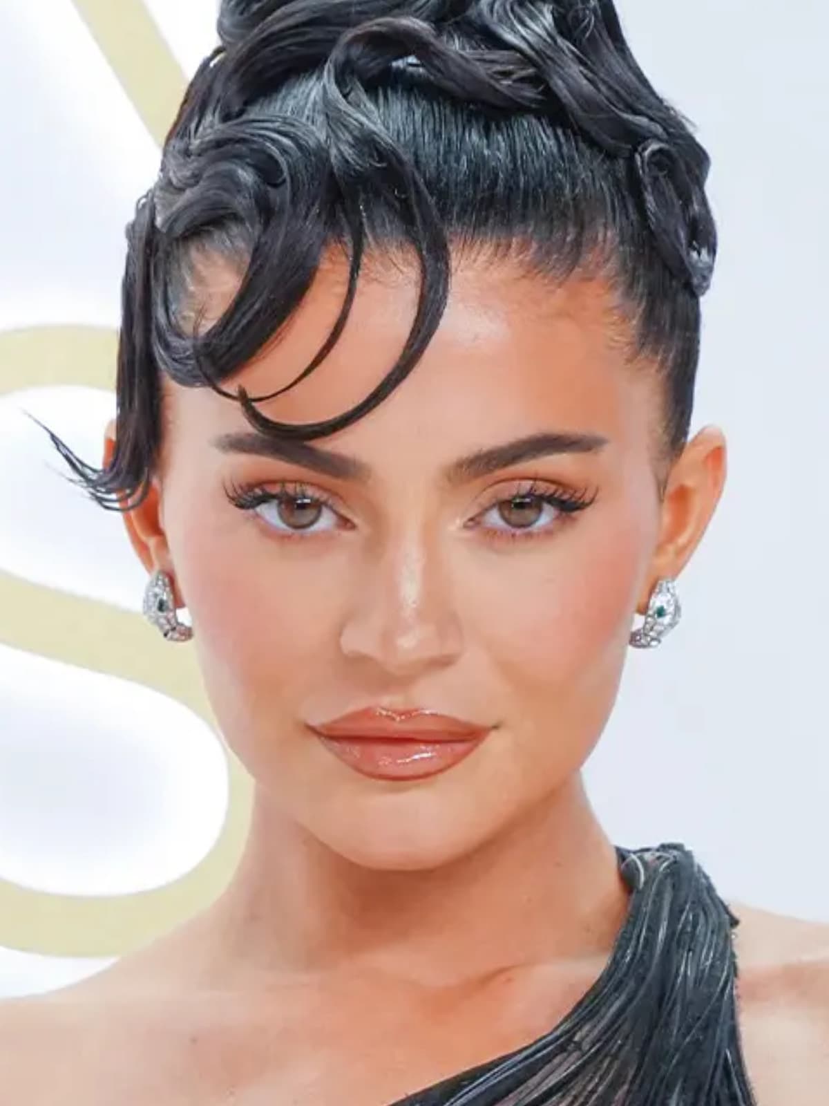 Kylie Jenner front portrait