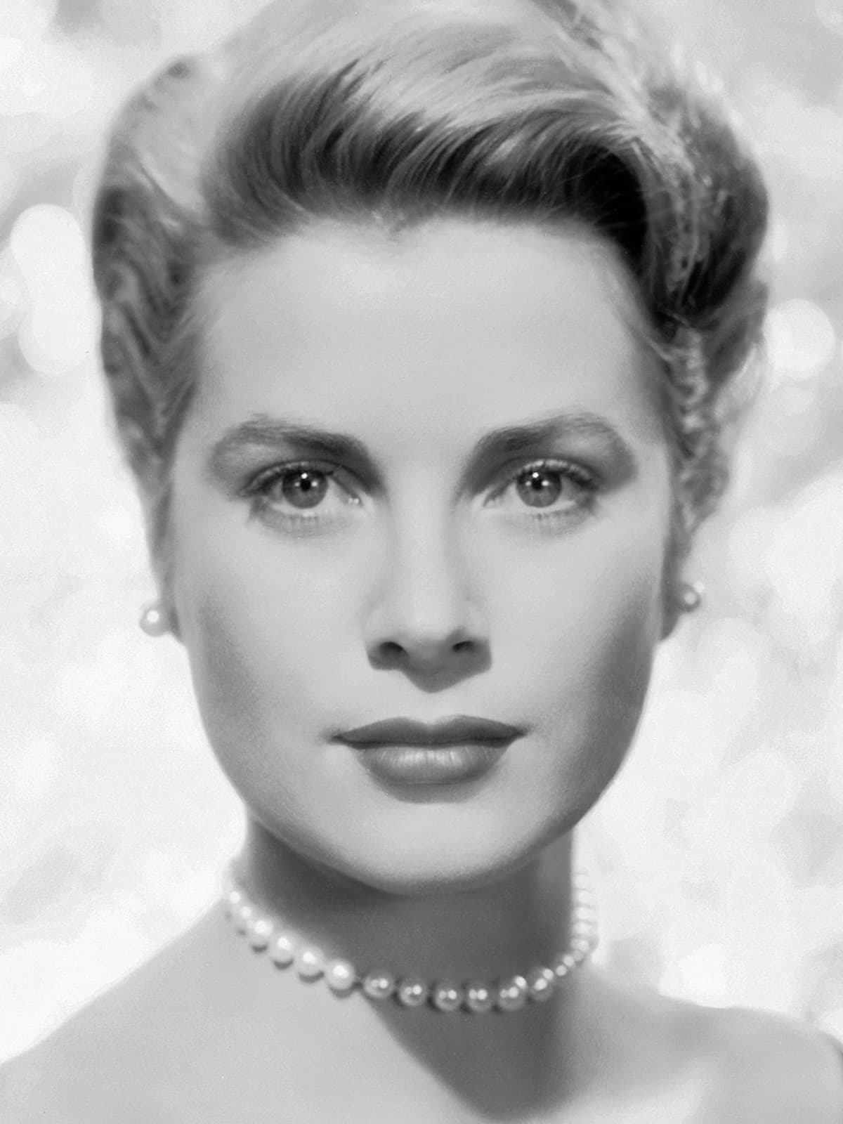 Grace Kelly front portrait