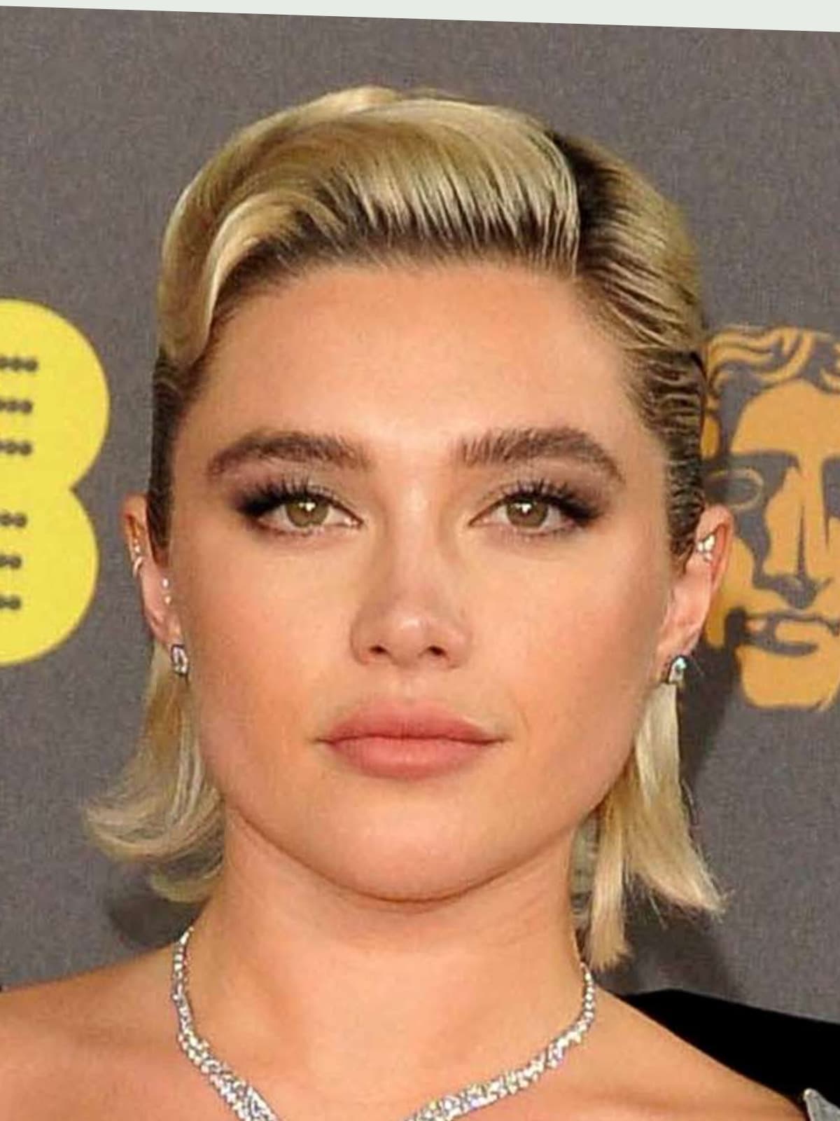 Florence Pugh front portrait