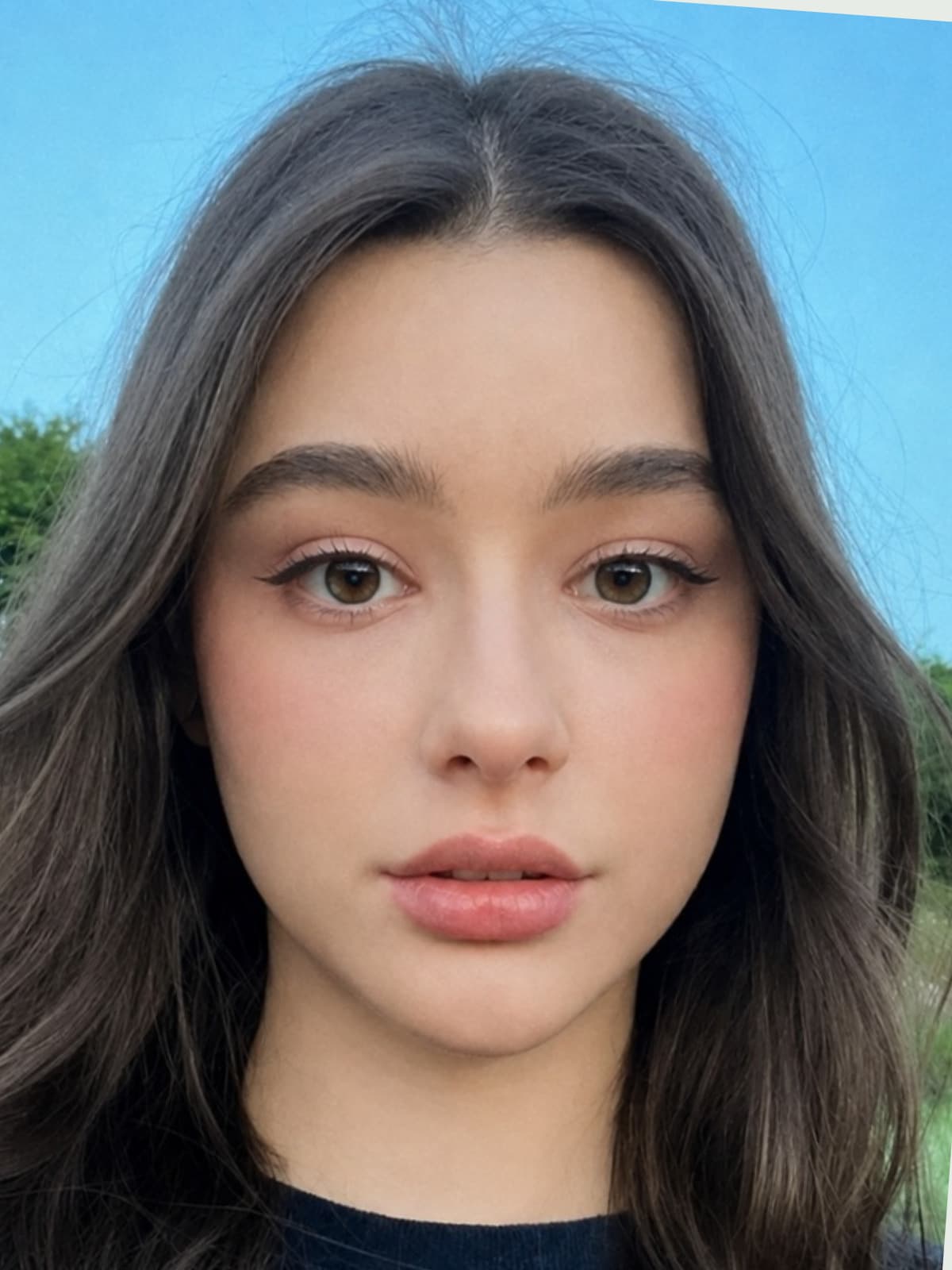 Dasha Taran front portrait