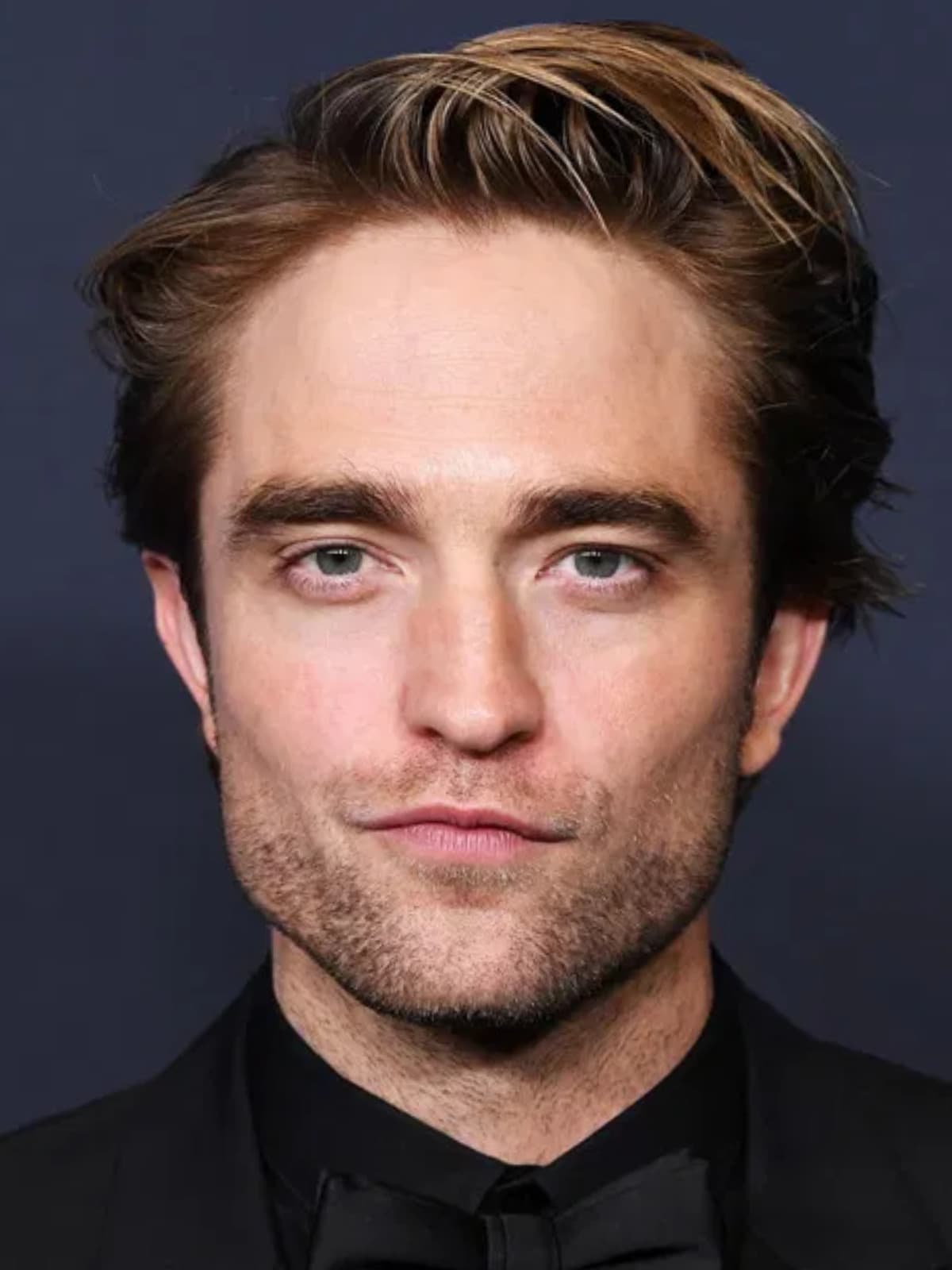 Robert Pattinson front portrait