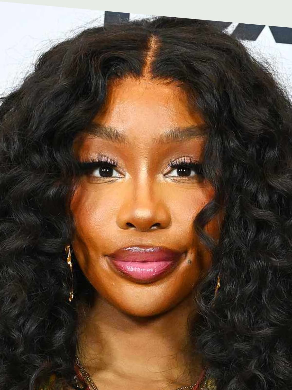 SZA front portrait