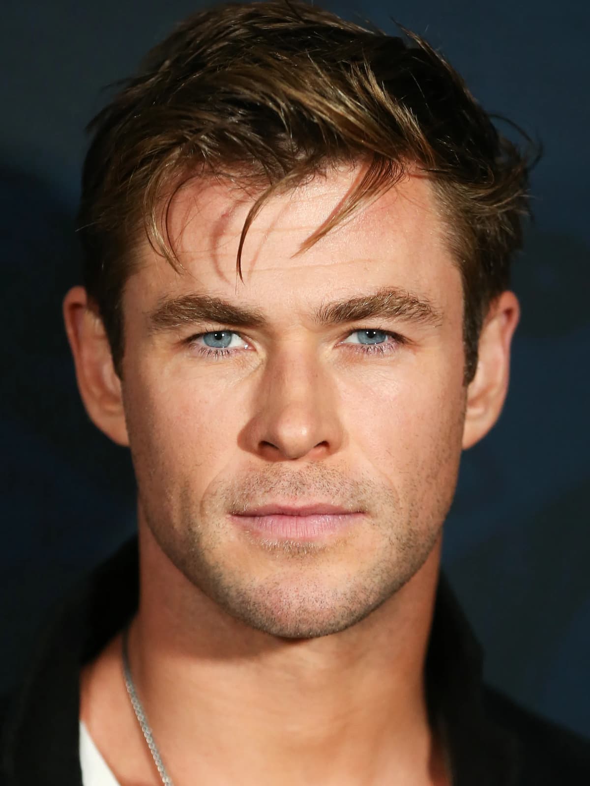 Chris Hemsworth front portrait