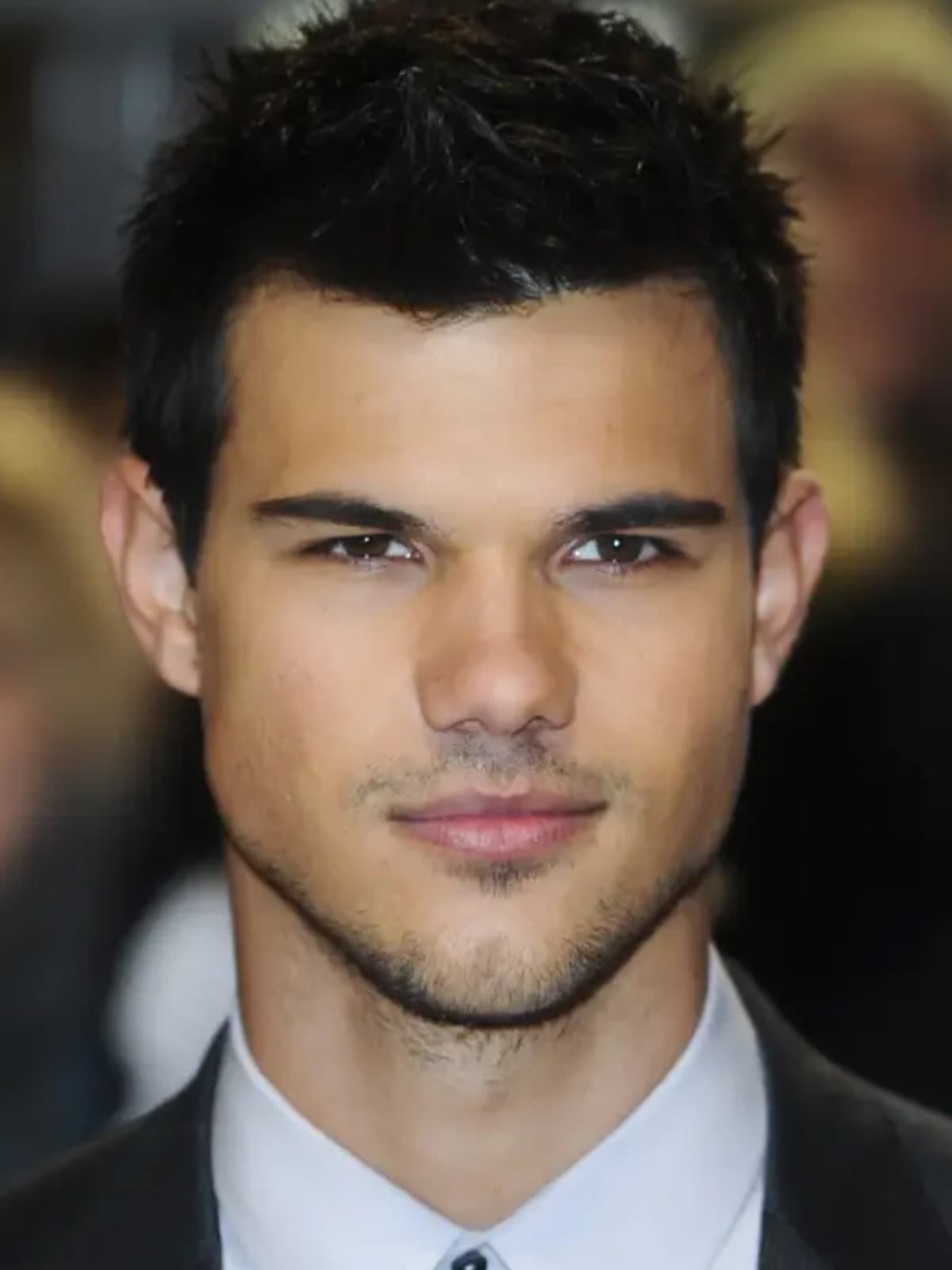 Taylor Lautner front portrait