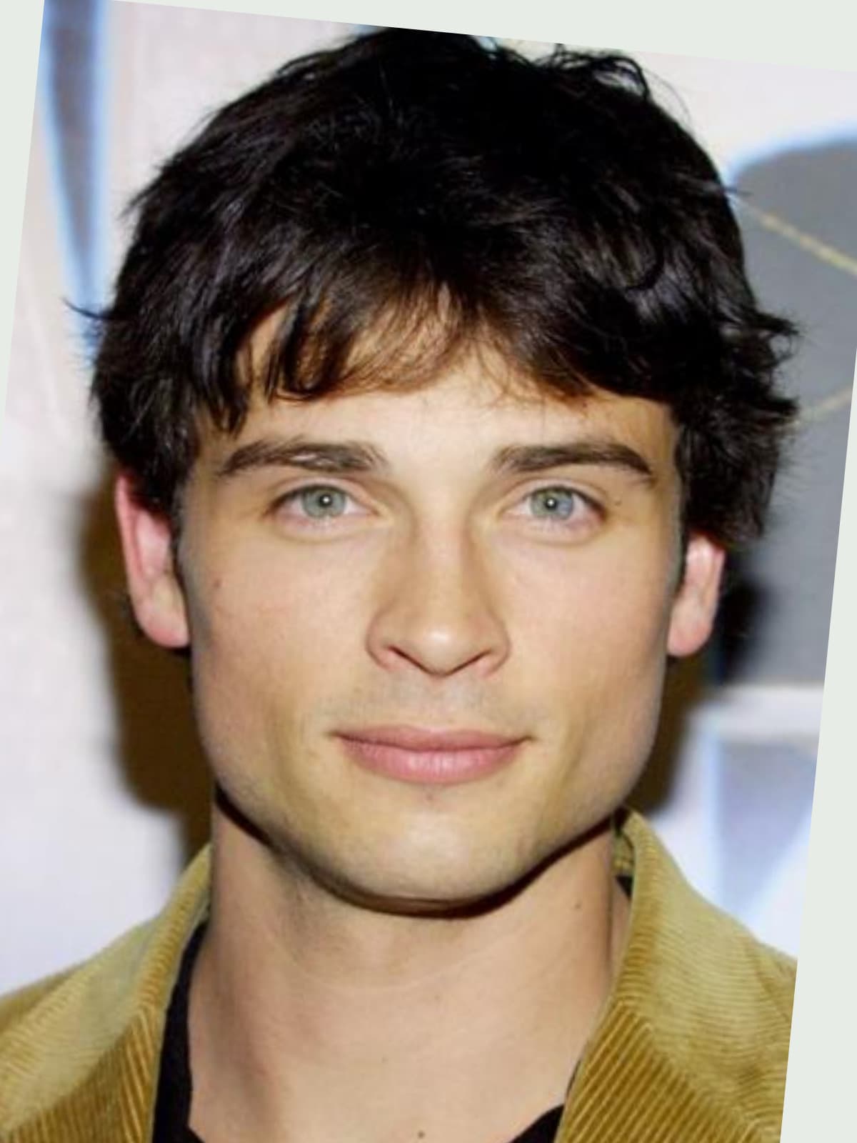 Tom Welling front portrait