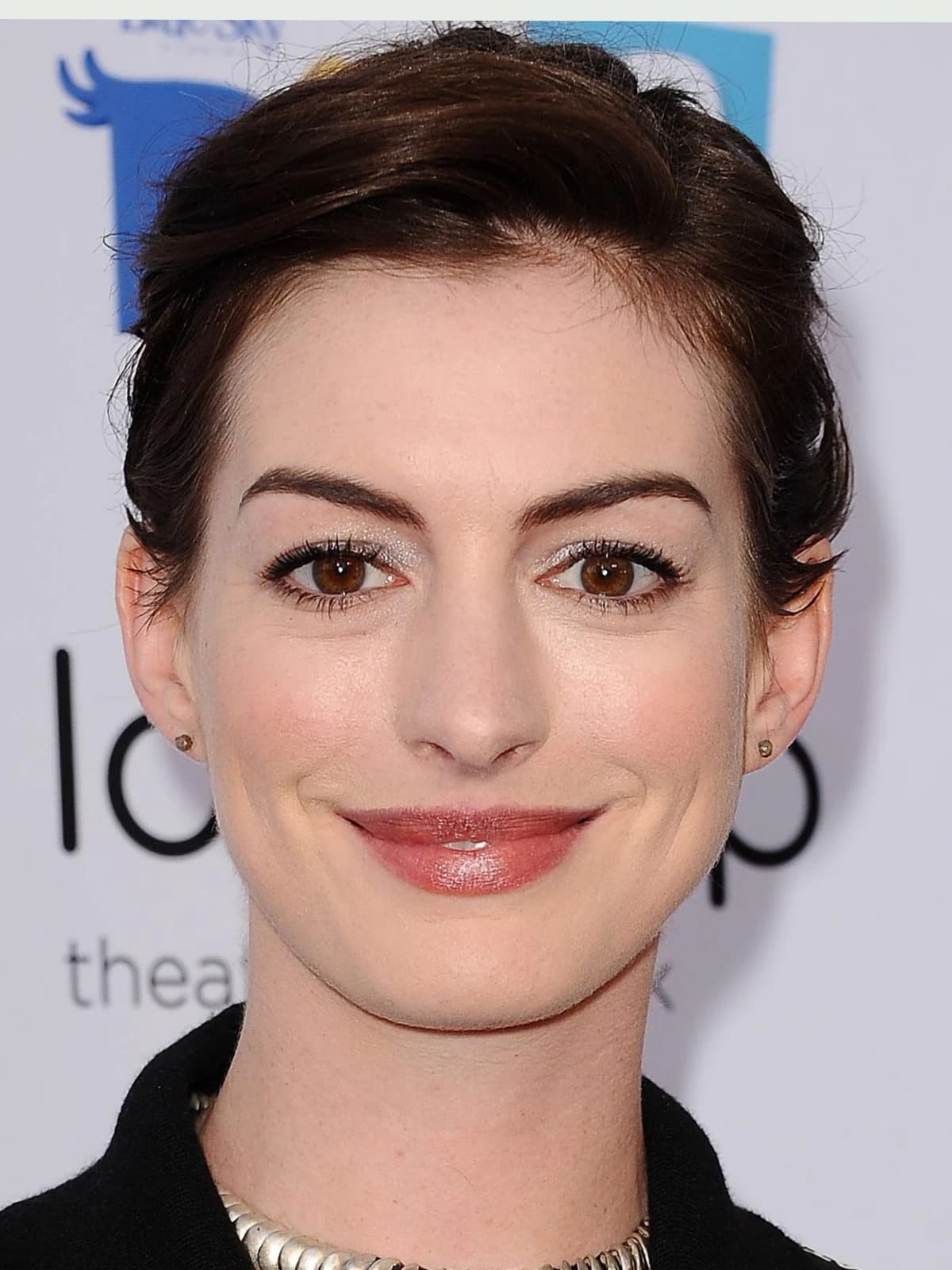 Anne Hathaway front portrait