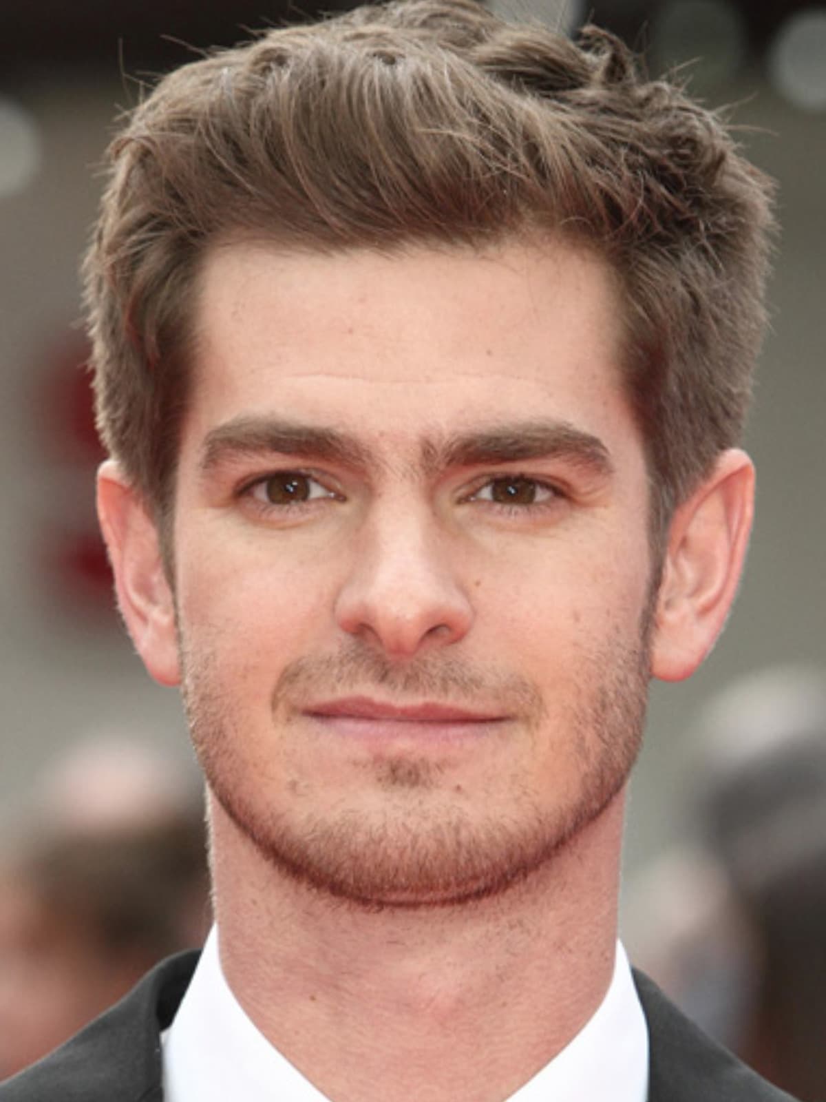 Andrew Garfield front portrait
