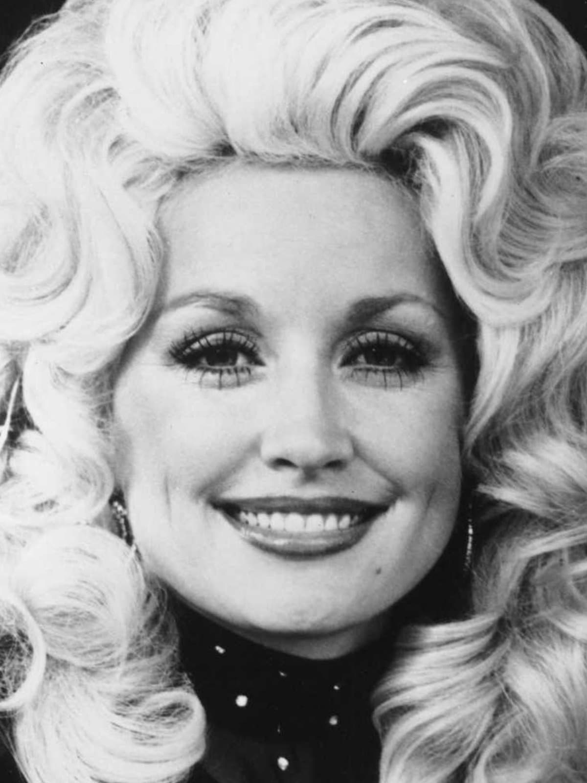 Dolly Parton front portrait