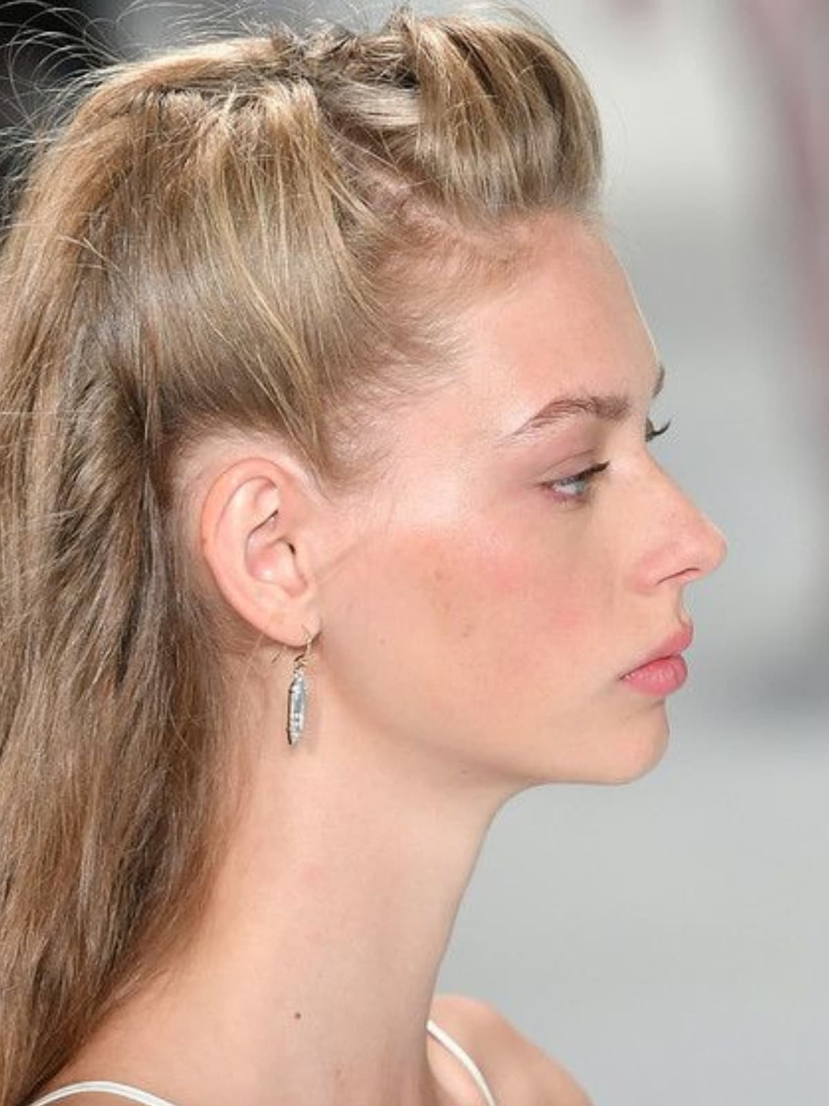 Lauren de Graaf side portrait